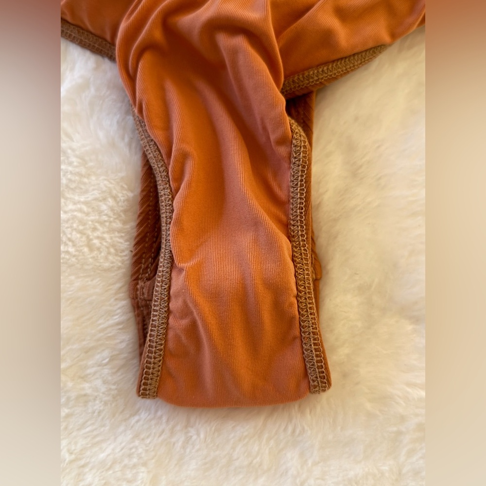 Minimale Animale Ribbed Rust Bikini Set - Picture 6 of 14